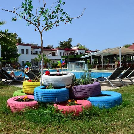 Club Cherry Hotel & Family Suites Turgutreis Exterior photo